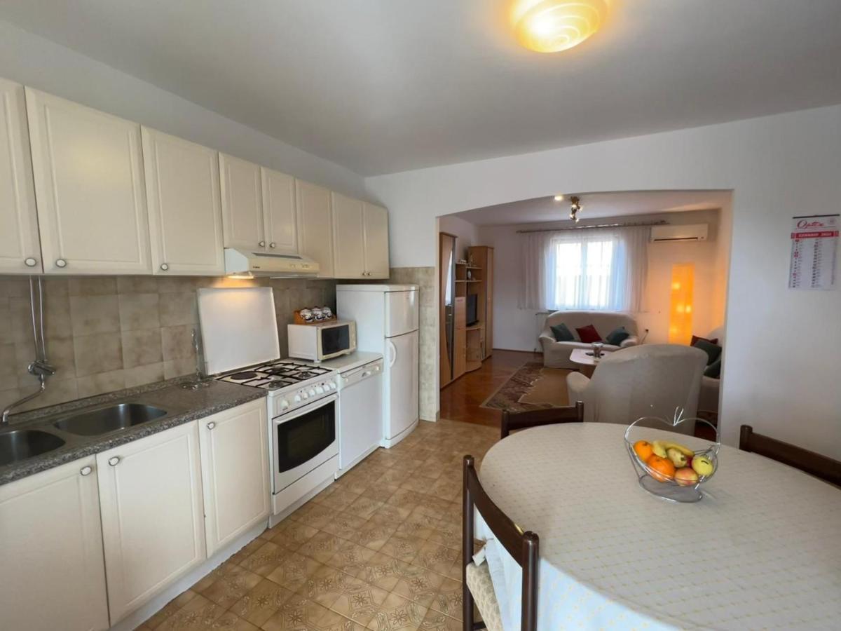 פורץ Apartman Bruna 1 מראה חיצוני תמונה